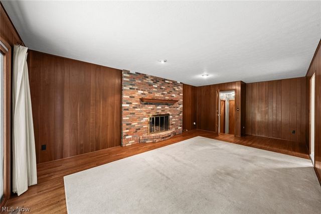7833 Valley Villas Drive, Parma, OH 44130