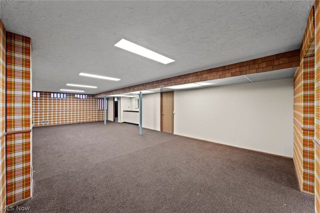 7833 Valley Villas Drive, Parma, OH 44130