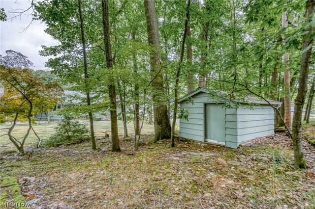 7833 Valley Villas Drive, Parma, OH 44130