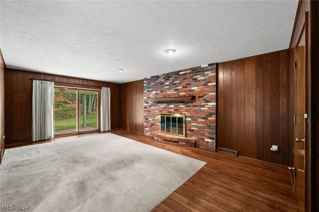 7833 Valley Villas Drive, Parma, OH 44130