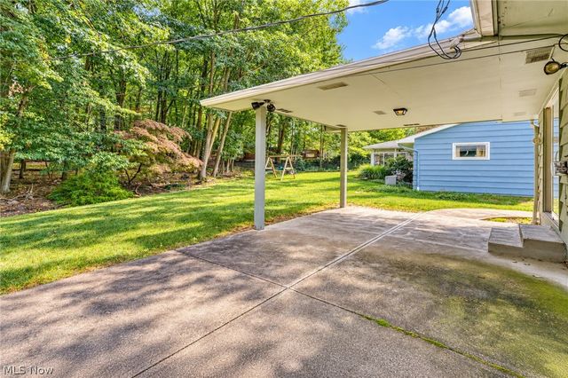 7833 Valley Villas Drive, Parma, OH 44130
