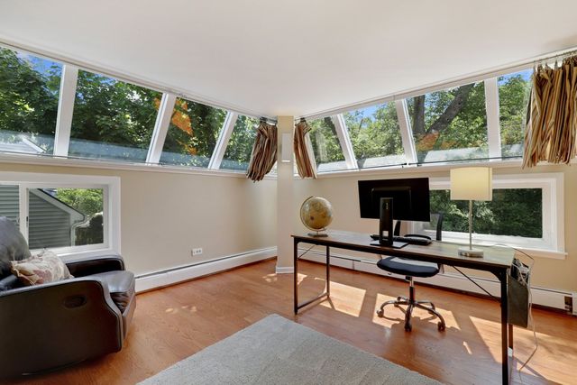 1010 S Summit Street, Barrington, IL 60010