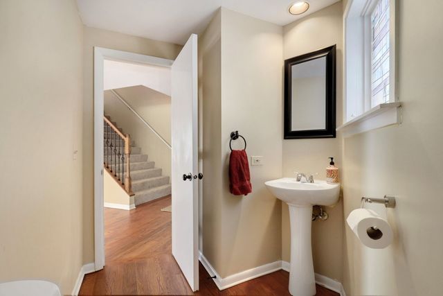 1010 S Summit Street, Barrington, IL 60010