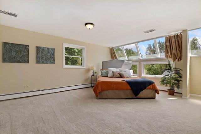 1010 S Summit Street, Barrington, IL 60010