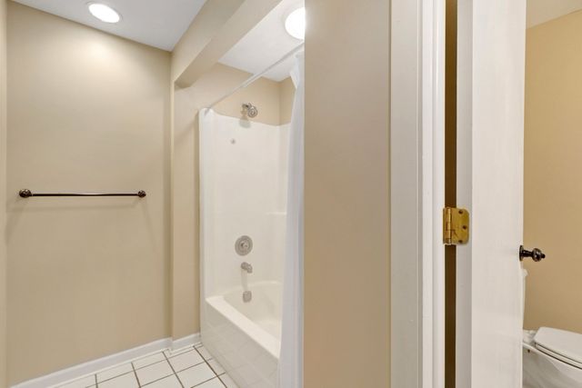 1010 S Summit Street, Barrington, IL 60010