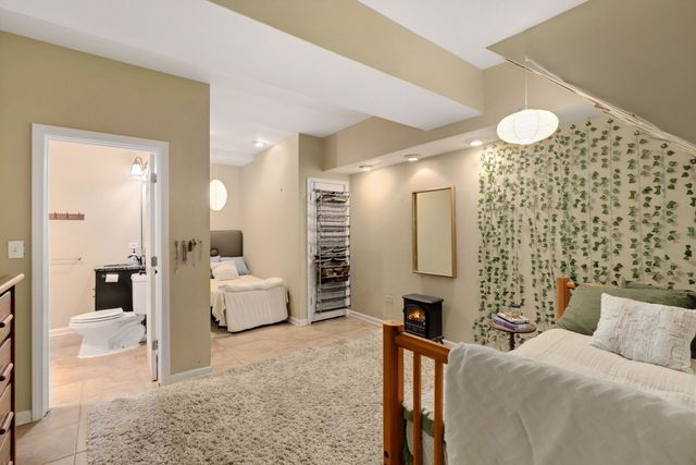 1010 S Summit Street, Barrington, IL 60010