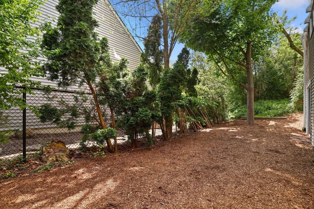 1010 S Summit Street, Barrington, IL 60010