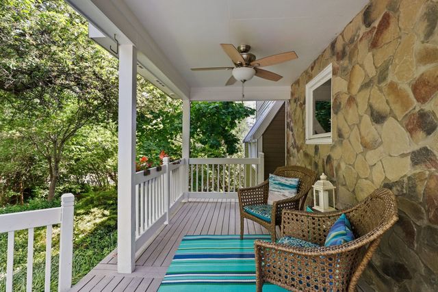 1010 S Summit Street, Barrington, IL 60010