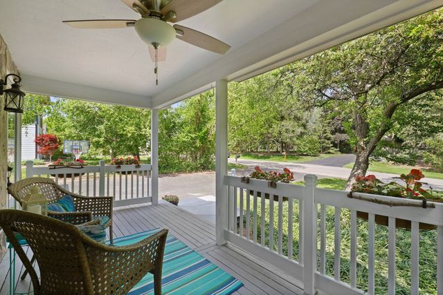 1010 S Summit Street, Barrington, IL 60010