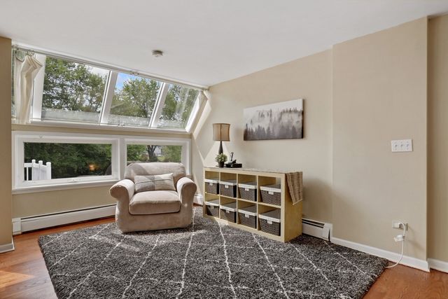 1010 S Summit Street, Barrington, IL 60010