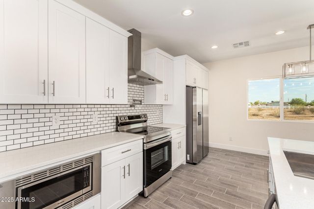 10599 E KRISTEN Lane, San Tan Valley, AZ 85143