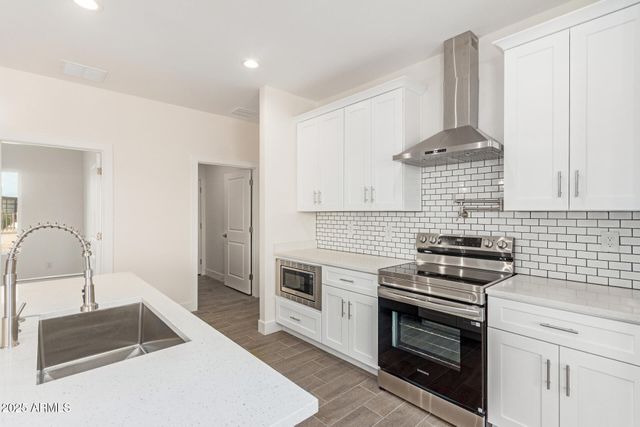 10599 E KRISTEN Lane, San Tan Valley, AZ 85143