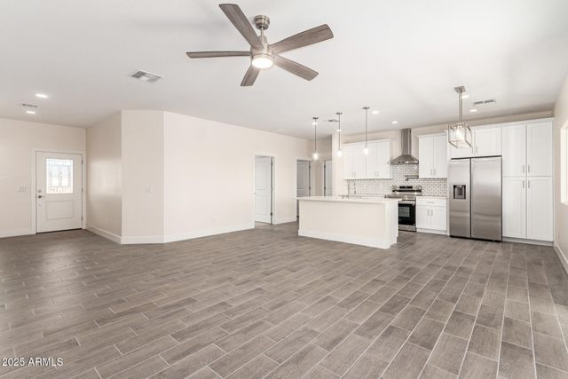 10599 E KRISTEN Lane, San Tan Valley, AZ 85143