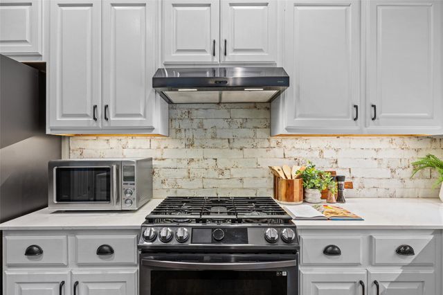 10004 Crater Lake PASS, Austin, TX 78747