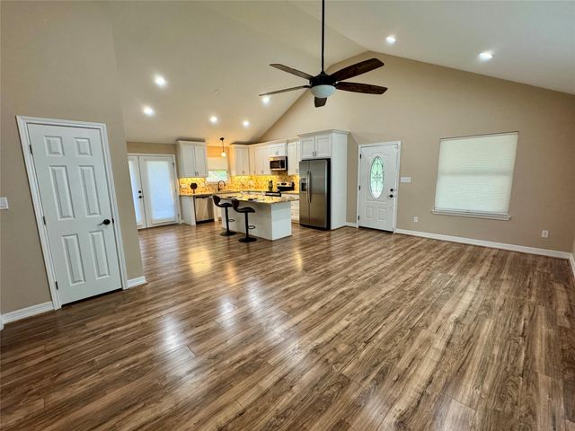 534 Oakdale Drive, Huntsville, TX 77320