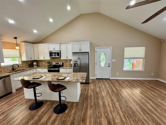 534 Oakdale Drive, Huntsville, TX 77320