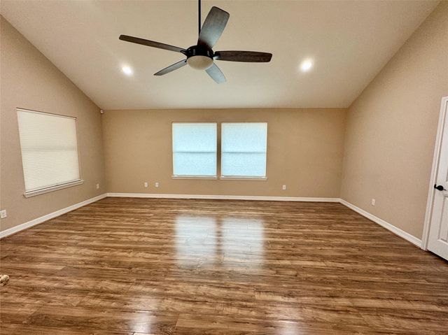 534 Oakdale Drive, Huntsville, TX 77320