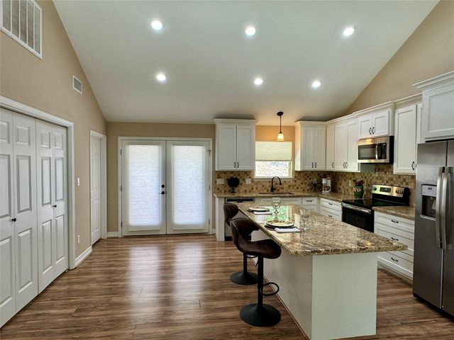 534 Oakdale Drive, Huntsville, TX 77320