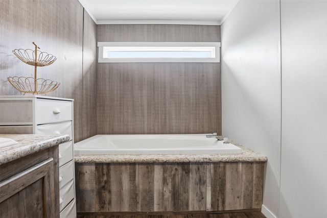 6026 Lake Granbury Trail, Granbury, TX 76048