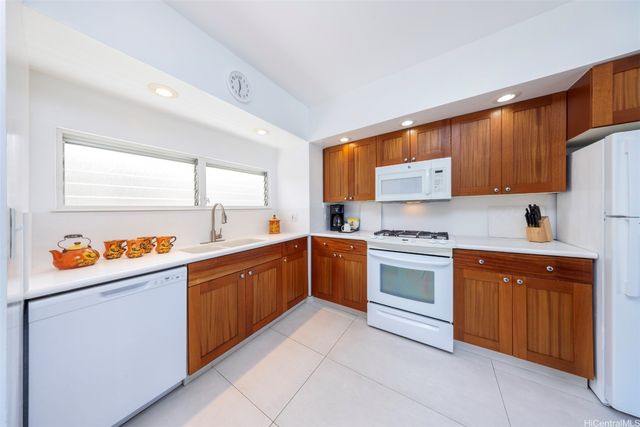 2161 Kalia Road 906, Honolulu, HI 96815