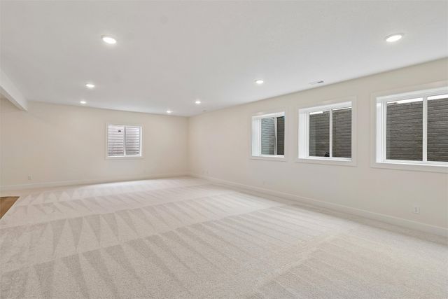 1809 NE Pine Lake Circle, Ankeny, IA 50021