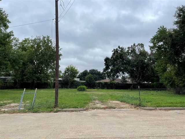 2106 Tuam Street, Houston, TX 77004