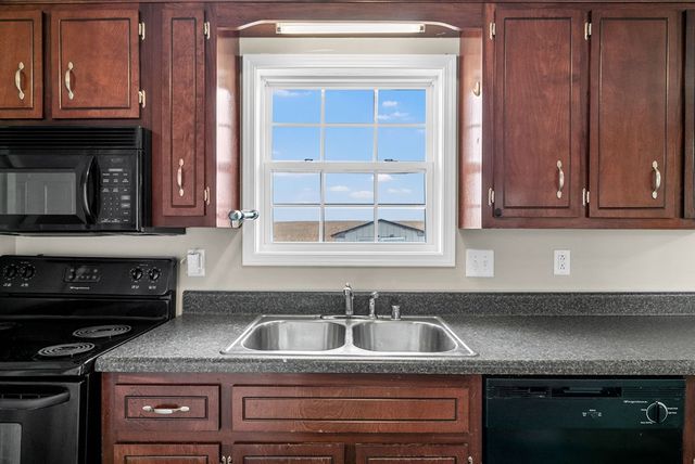 213 Bob White Trail, Oak Grove, KY 42262