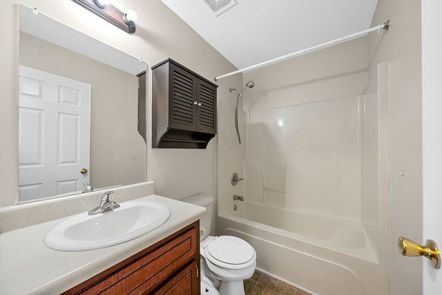 213 Bob White Trail, Oak Grove, KY 42262