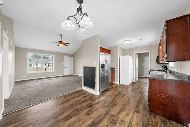 213 Bob White Trail, Oak Grove, KY 42262