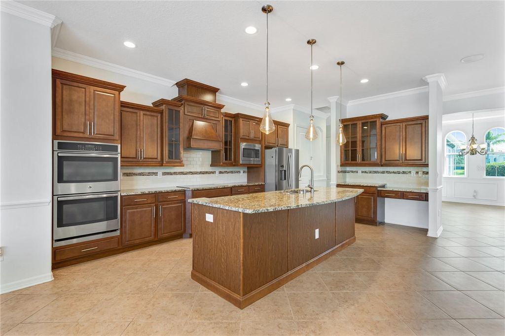 Image 12 of property listing at 614 165TH STREET E, Bradenton, FL 34212