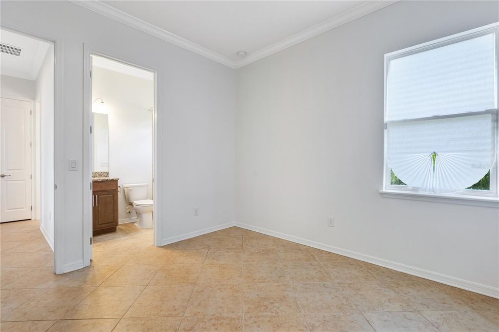 Image 36 of property listing at 614 165TH STREET E, Bradenton, FL 34212