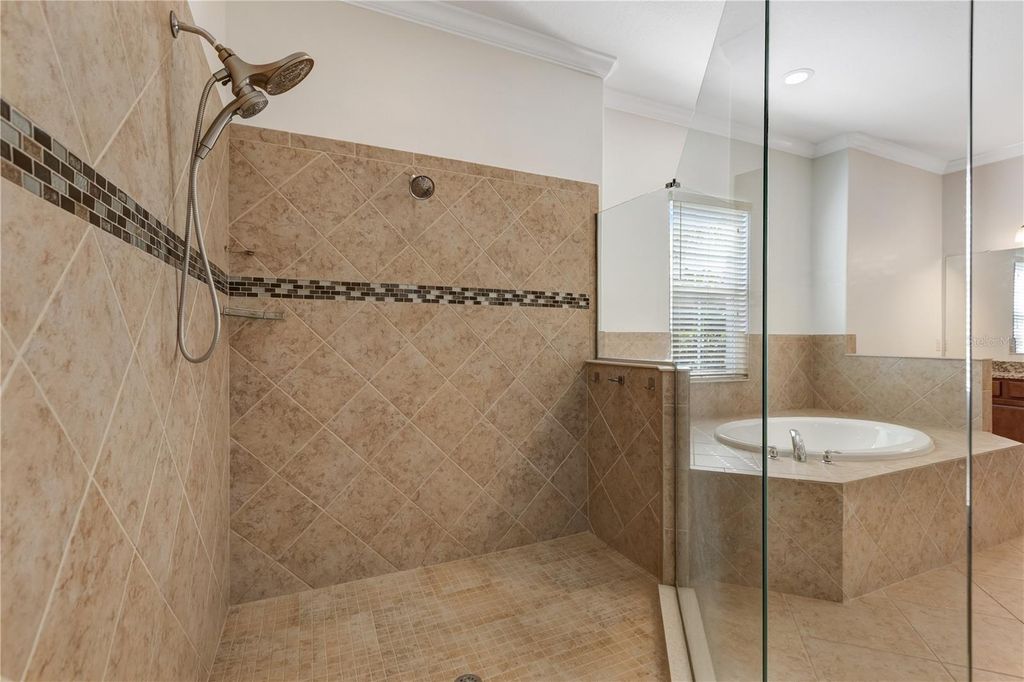 Image 38 of property listing at 614 165TH STREET E, Bradenton, FL 34212