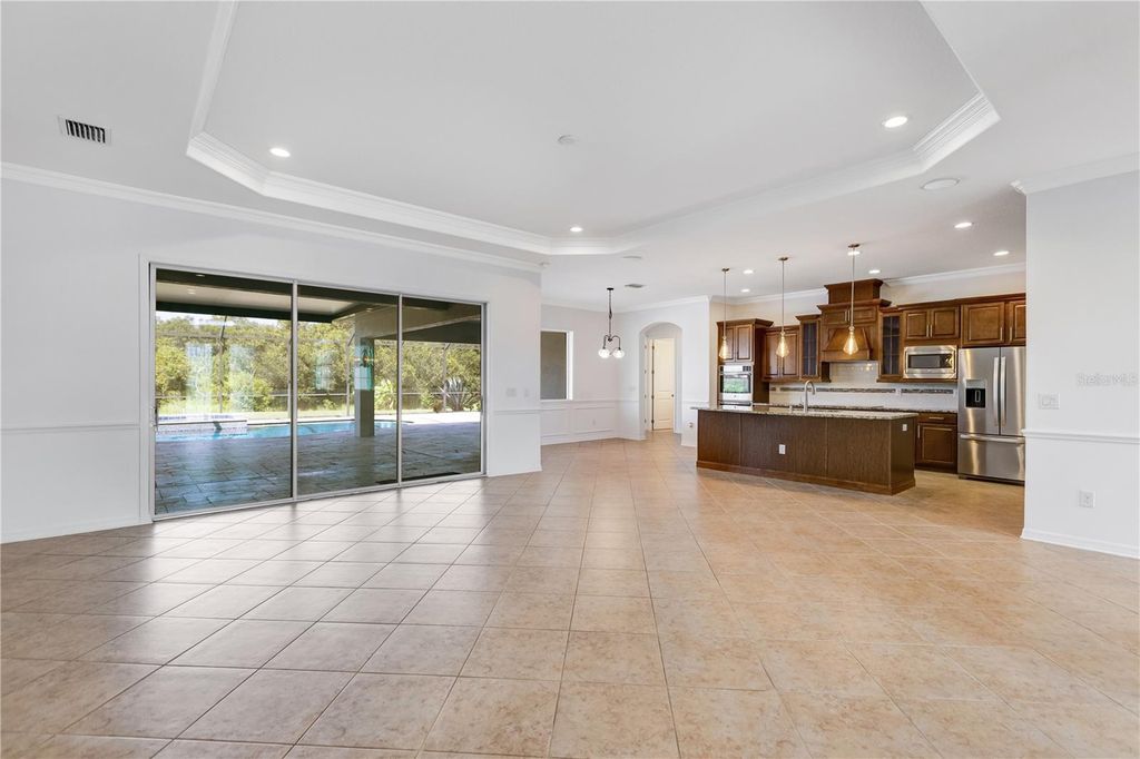 Image 39 of property listing at 614 165TH STREET E, Bradenton, FL 34212