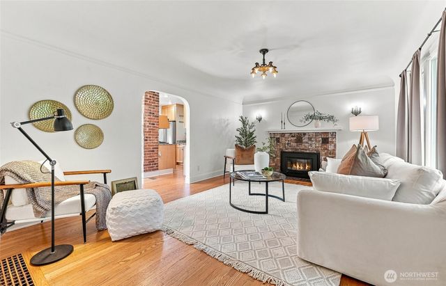 14309 19th Avenue NE, Seattle, WA 98125