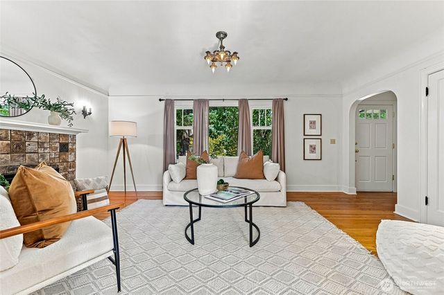 14309 19th Avenue NE, Seattle, WA 98125