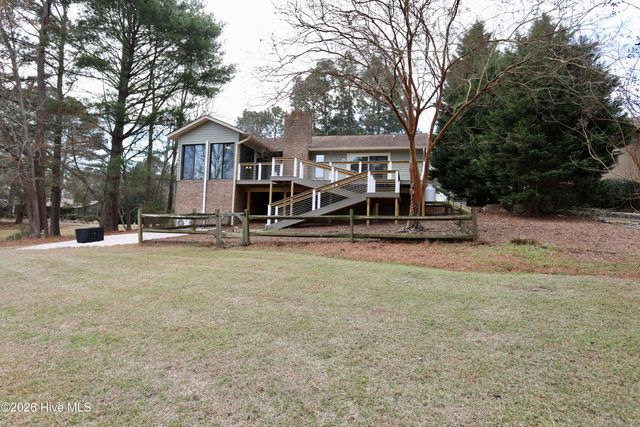 116 Shagbark Court, West End, NC 27376