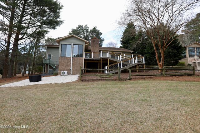 116 Shagbark Court, West End, NC 27376