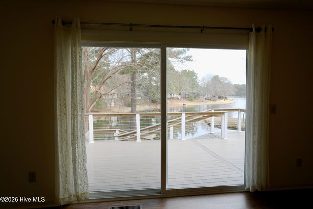 116 Shagbark Court, West End, NC 27376