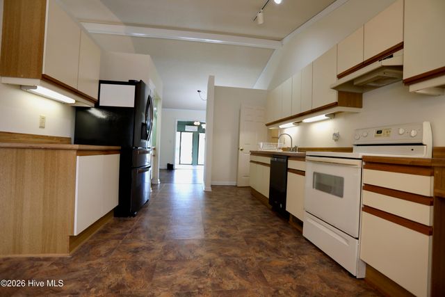 116 Shagbark Court, West End, NC 27376