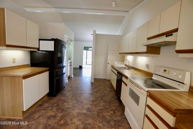 116 Shagbark Court, West End, NC 27376