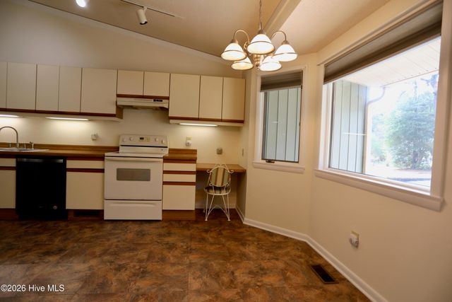 116 Shagbark Court, West End, NC 27376