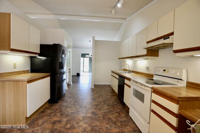 116 Shagbark Court, West End, NC 27376