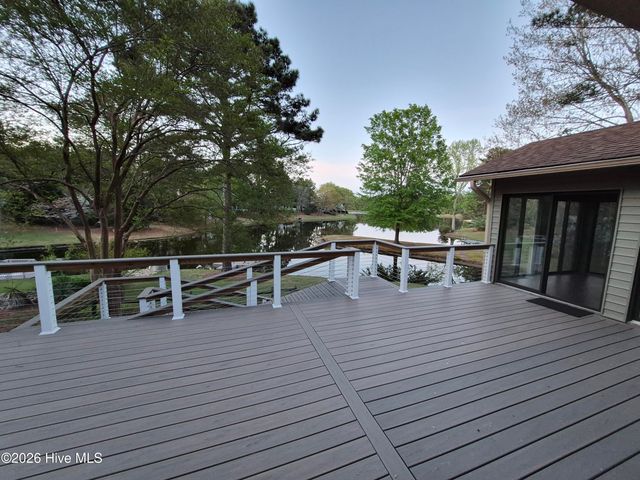 116 Shagbark Court, West End, NC 27376