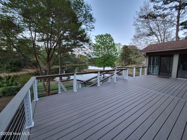 116 Shagbark Court, West End, NC 27376