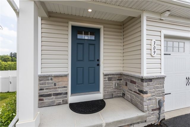309 Arden Dr, Lancaster Twp, PA 16037
