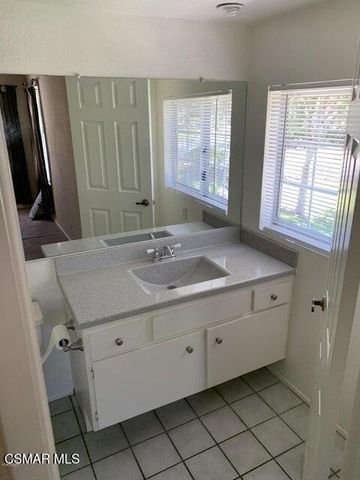 440 Jeremiah Drive E, Simi Valley, CA 93065