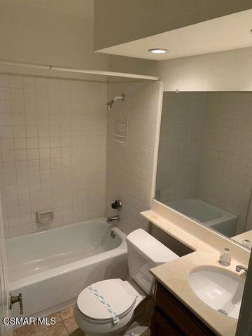 440 Jeremiah Drive E, Simi Valley, CA 93065