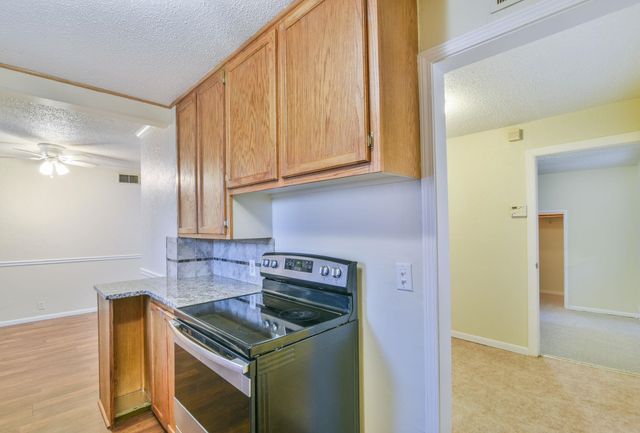 1732 Drollinger, Wichita, KS 67218