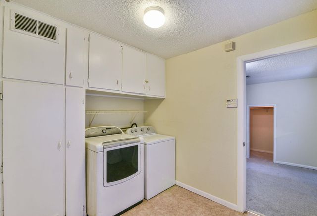 1732 Drollinger, Wichita, KS 67218