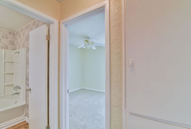 1732 Drollinger, Wichita, KS 67218